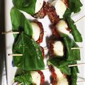 HANAぱぱ's cooksnap of when they made セミドライトマトのカプレーゼ風ピンチョス.