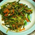 ともとがーす's cooksnap of when they made かぶの葉とツナのピリ辛炒め.