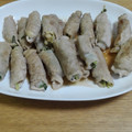かさくまさん's cooksnap of when they made めっちゃ簡単！えのきと豆苗の肉巻き.