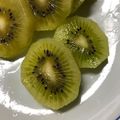 トラととら's cooksnap of when they made 簡単★キウイフルーツの剥き方.