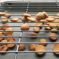 うめぇーぃ's cooksnap of when they made 卵白消費！サクサクラングドシャ♪.