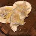 クック10387F☆'s cooksnap of when they made 余った餃子の皮でチーズメープルピザ.