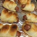 プリンスとマーブル's cooksnap of when they made ホットケーキミックスでソーセージパン♪.