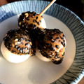 ぷぎぷぎブタ's cooksnap of when they made コク旨黄金比率♪　黒ごまだれの串団子❀.