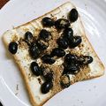 まやしゅうまま's cooksnap of when they made 黒豆とクリチのトースト.