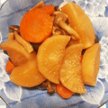 クック57VZDE☆'s cooksnap of when they made 簡単！美味しい☆大根と人参としめじの煮物.