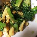 居酒屋二丁目's cooksnap of when they made ✿貝柱とブロッコリーのにんにく醤油炒め.