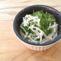 二角形's cooksnap of when they made めかぶとえのきだけのポン酢和え.