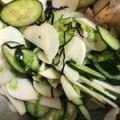 R2016's cooksnap of when they made 簡単極旨！蕪と胡瓜の【ダブル旨塩浅漬け】.