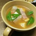SoMiNemama's cooksnap of when they made キャベツと絹さやの味噌汁.