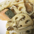 ayakaL7's cooksnap of when they made 鮭と蓮根と舞茸のガリバタポン酢炒め.