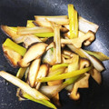 ＊＊めろん＊＊'s cooksnap of when they made 簡単美味しい！長ネギときのこの炒め物.