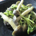 maruru-nn's cooksnap of when they made ☆超簡単☆きのこと豆苗のマヨポン和え.