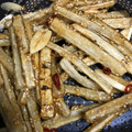 らぶうおっか's cooksnap of when they made 太めが旨い！唐揚げごぼうの甘辛炒め♡.