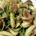 garden34's cooksnap of when they made 豆苗としめじのガーリックバター醤油炒め.