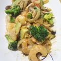パパの手料理☆'s cooksnap of when they made エビとブロッコリーのガーリックマヨ炒め.