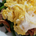 じんちびちゃ's cooksnap of when they made 春菊とベーコンと卵とシメジ♡.