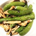 ヨコハマくらげ's cooksnap of when they made スナップエンドウとしめじのナムル.