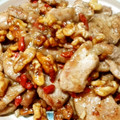 ぱなぱりキッチン's cooksnap of when they made 漢方医お勧め薬膳！クルミと豚肉の黒酢炒め.