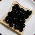 まやしゅうまま's cooksnap of when they made 黒豆の煮物だけ☆黒豆トースト☆.