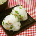tokotann's cooksnap of when they made 塩鮭とカイワレのマヨおにぎり.