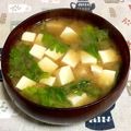 ゆにこーん☆'s cooksnap of when they made 捨てる前に！活用☆セロリ葉と豆腐の味噌汁.