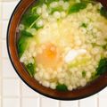 雛鳥と親鳥's cooksnap of when they made 半熟卵がとろ〜り♪豆苗と落とし卵のみそ汁.