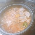 ユチョン1217's cooksnap of when they made 創味シャンタンで簡単！ピリ辛餃子鍋.