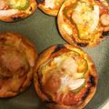 ★かおっち★'s cooksnap of when they made 餃子の皮でおつまみピザ.