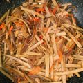 hocho's cooksnap of when they made 豚肉入りボリューム満点☆きんぴら.