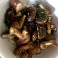 ちびまめママ◎'s cooksnap of when they made 小さめ椎茸のパセリたっぷりにんにくソテー.