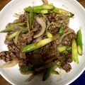 megmek's cooksnap of when they made 牛肉とアスパラのオイスターソース炒め.