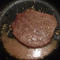 rumn's cooksnap of when they made ピエトロドレッシングで簡単！和風ステーキ.