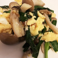 海月。。's cooksnap of when they made しめじとニラのふんわり卵炒め.