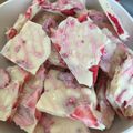 emi_style's cooksnap of when they made フリーズドライいちごのざっくり割りチョコ.