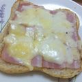 えるえる２８６'s cooksnap of when they made 簡単ベーコンとチーズのトースト♬.