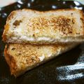 ジョンリークッカー's cooksnap of when they made くるみとクリームチーズのホットサンド.
