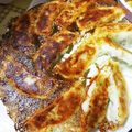 ユーロン's cooksnap of when they made 旨味ぎゅうぎゅう♡焼き餃子♡.