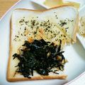 ロゼリン's cooksnap of when they made くるみ・じゃこ・ひじきの手作りふりかけ.