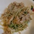 YOHちゃん's cooksnap of when they made 三つ葉ともやしと豚肉のにんにくオイル炒め.