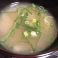 no1642's cooksnap of when they made 簡単！節約☆えのきと玉ねぎの味噌汁☆.