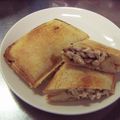 きゃべつ山盛り's cooksnap of when they made 簡単ハニーマスタードチキン・ホットサンド.