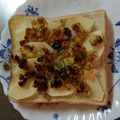 瑠依子's cooksnap of when they made りんごとフルーツグラノーラのトースト.