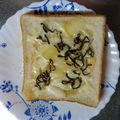 瑠依子's cooksnap of when they made 簡単☆塩昆布のチーズはちみつトースト.