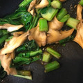 ぱんぎん☆'s cooksnap of when they made 舞茸と小松菜のにんにくしょうゆバター炒め.