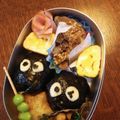 reikoっち's cooksnap of when they made まっくろくろすけfamキャラ弁.