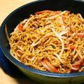 peteco's cooksnap of when they made カリカリ麺が美味しい「普通の焼きそば」.