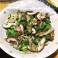 もっP_1024's cooksnap of when they made 簡単、おくらと舞茸の副副菜.