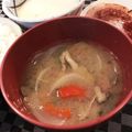 まっきー♪３７'s cooksnap of when they made ランチに玉ねぎと舞茸とパプリカのお味噌汁.
