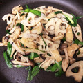 raraicca's cooksnap of when they made れんこんとしめじの鶏ささみ炒め.